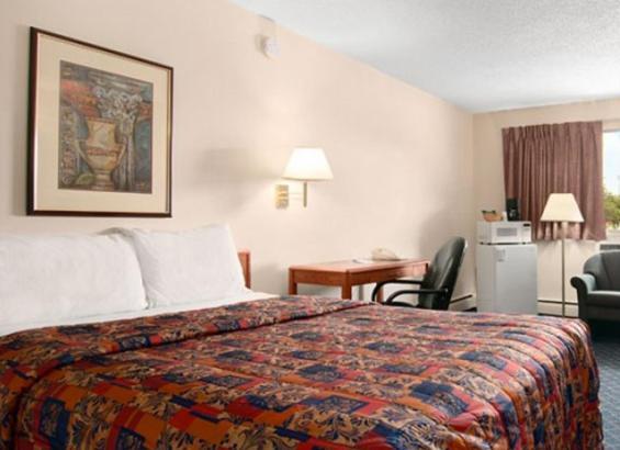 Superlodge Canada Lethbridge Room photo